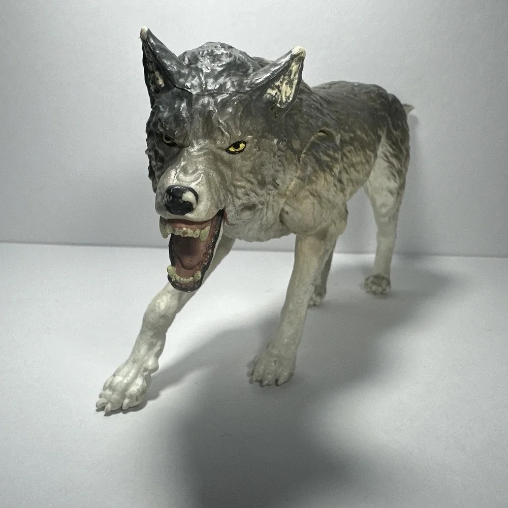 2019 Jumanji Wolf Action Figure Realistic Articulated Jaw Lanard 1409WH